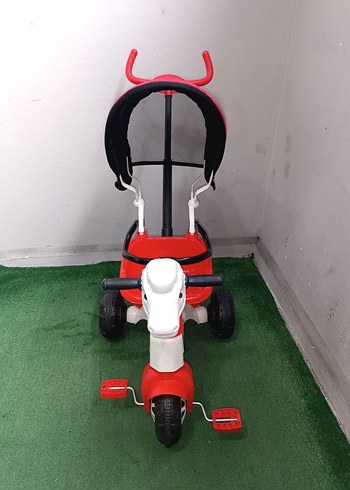 Kırmızı Renkli Üç Tekerlekli Bisiklet Temiz Sağlamdır Kargo Var - Görsel 2