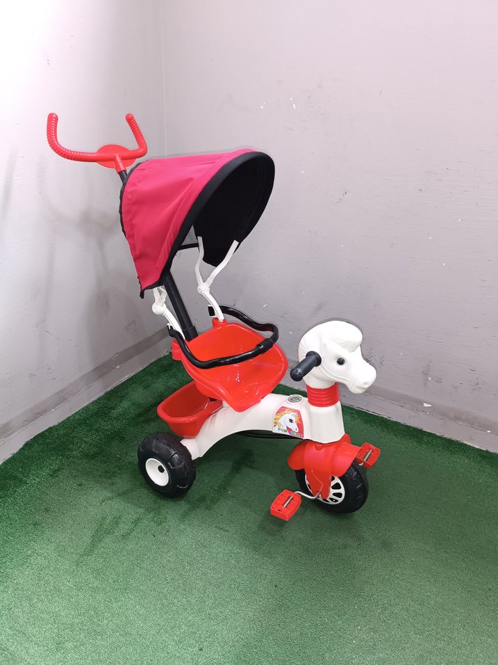 Kırmızı Renkli Üç Tekerlekli Bisiklet Temiz Sağlamdır Kargo Var - Görsel 3