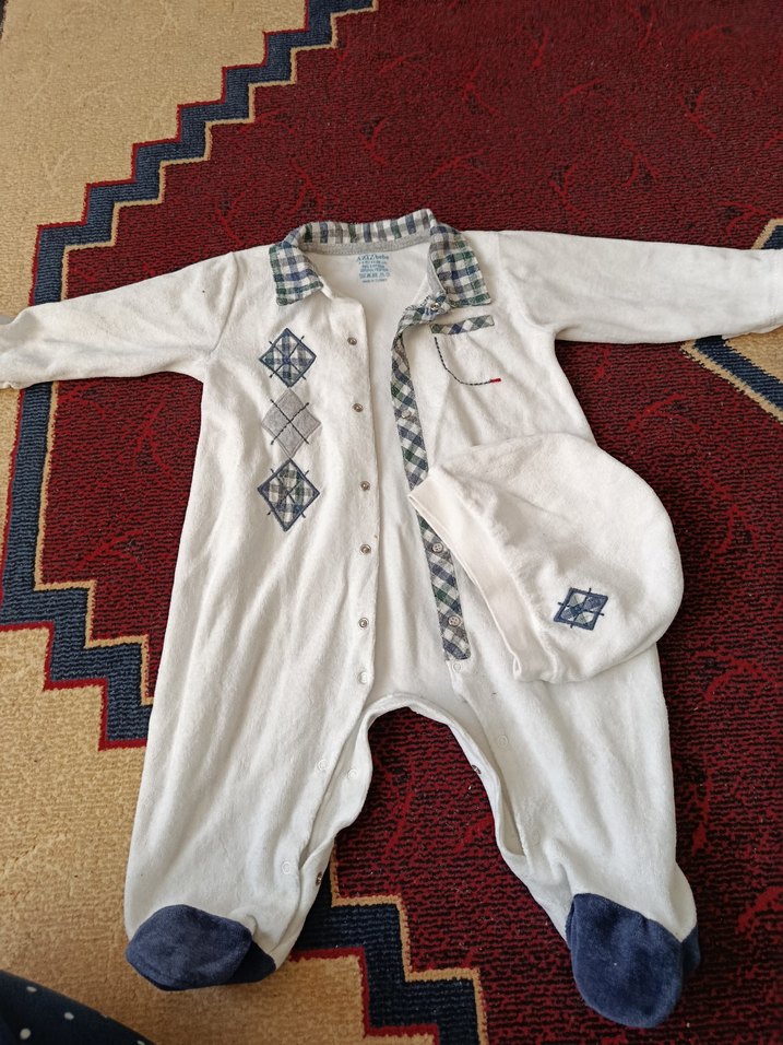 Beyaz Düğmeli Erkek Bebek Tulum - Görsel 2