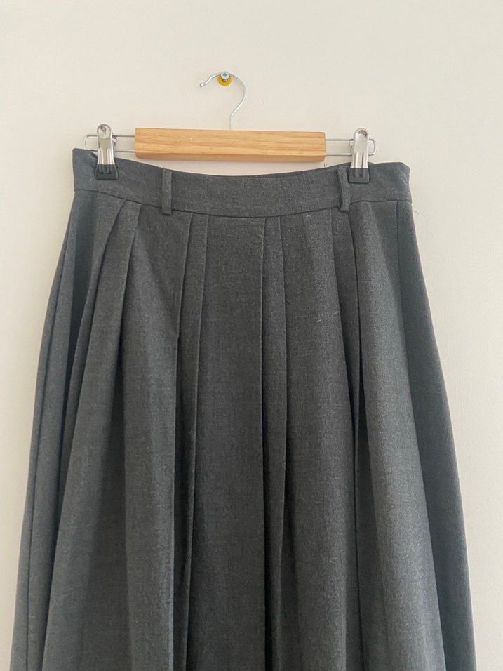 Manuka Gri pileli etek - Görsel 2