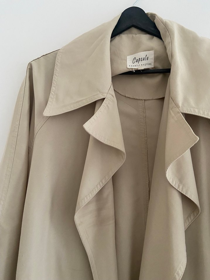 Kadriye Baştürk bej Trençkot - Görsel 4