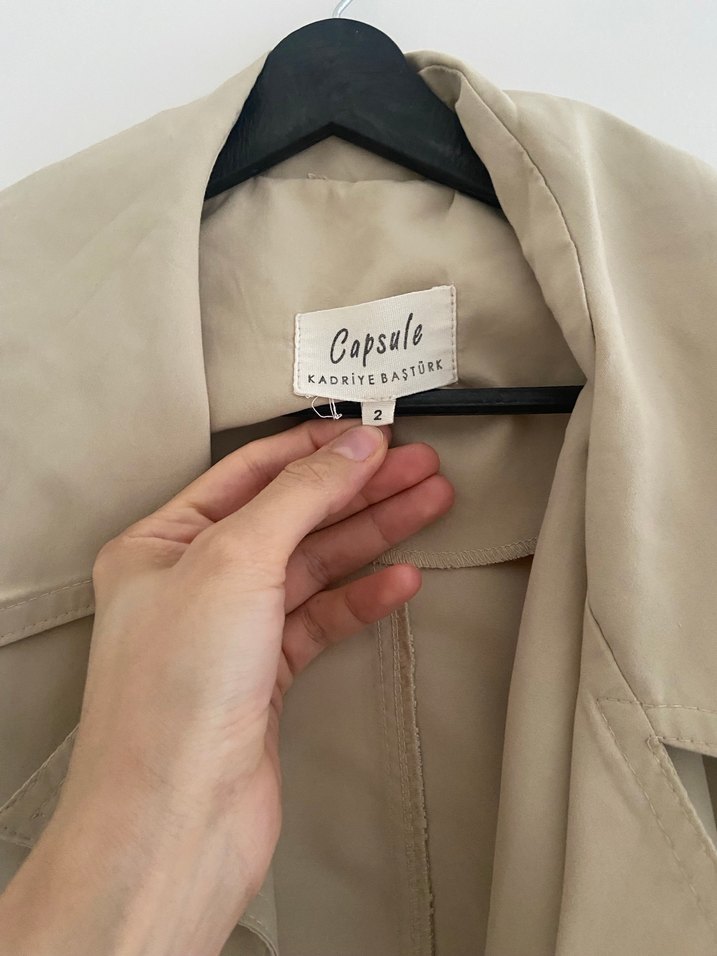 Kadriye Baştürk bej Trençkot - Görsel 3