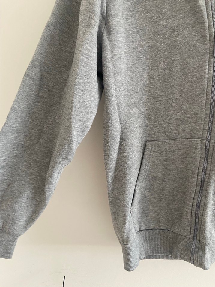 Gri kapüşonlu sewatshirt - Görsel 4