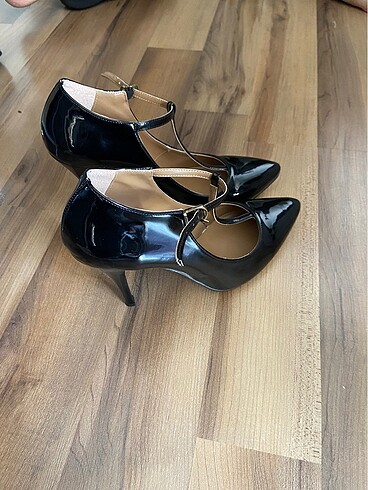 Zara Divarese topuklu ayakkabı