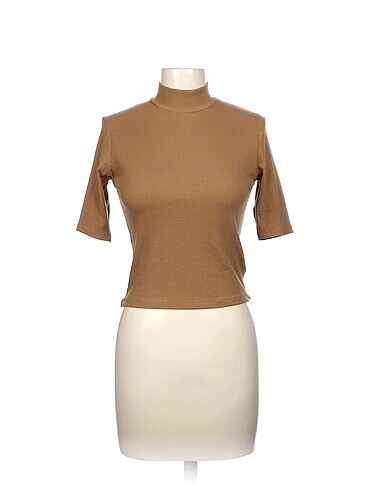 Diğer T-shirt %70 İndirimli.