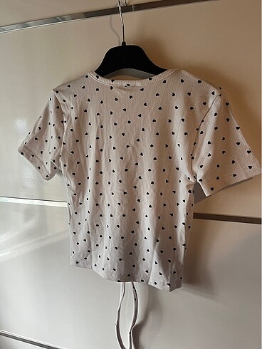 m Beden beyaz Renk Bershka önden büzgülü kalpli crop top t-shirt