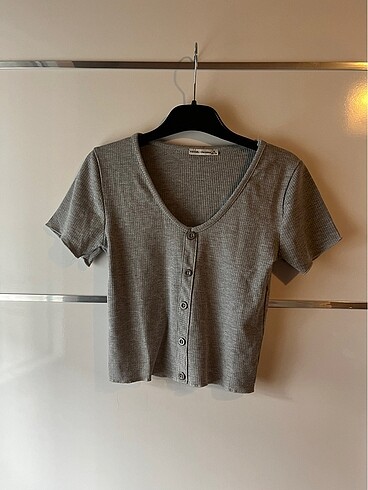 Bershka gri crop top t-shirt
