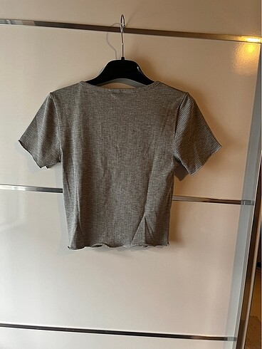 m Beden Bershka gri crop top t-shirt