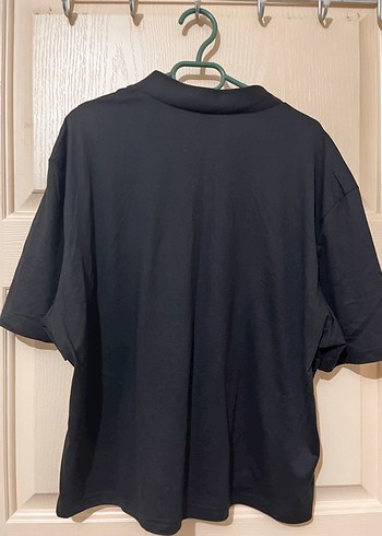 Siyah Yarım Kollu Yüksek Yakalı Tişört - Görsel 3