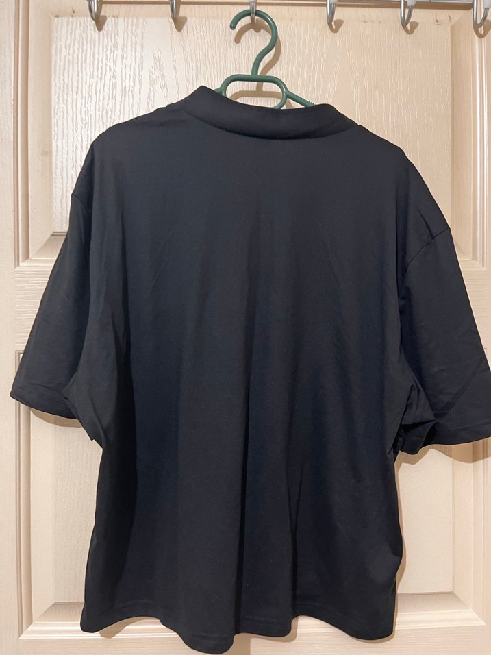 Siyah Yarım Kollu Yüksek Yakalı Tişört - Görsel 3