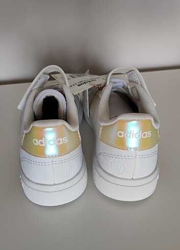 31 Beden beyaz Renk Adidas Grant Court Kız Çocuk Ayakkabı