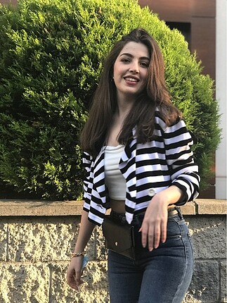 Siyah Beyaz Crop Hırka