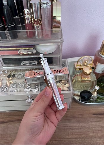 Benefit kaş sabitleyici