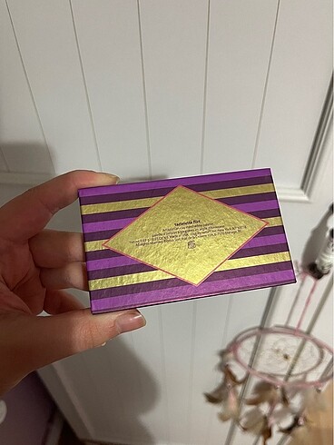 Beden Tarte far paleti ve maybelline aydınlatıcı