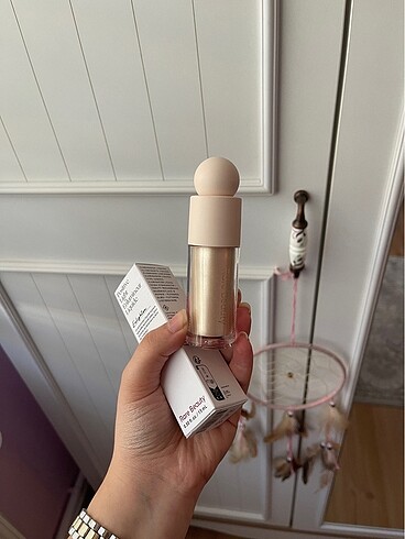 Rare Rare beauty highlighter