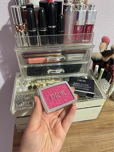 Dior berry allık