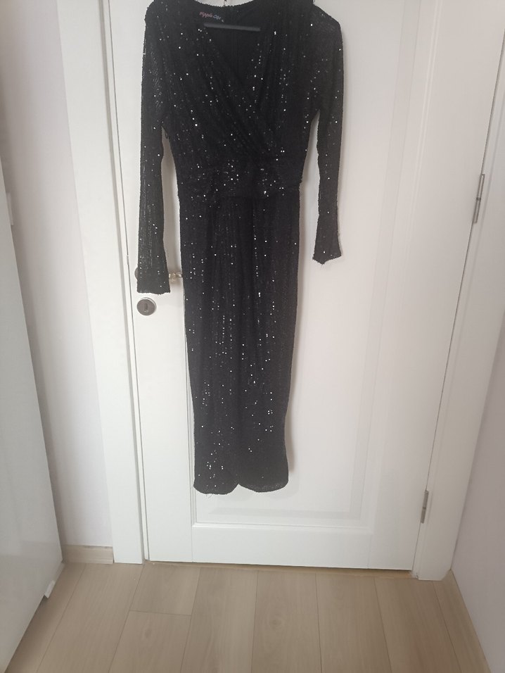 Siyah V Yakalı Uzun Salaş Elbise - Görsel 2