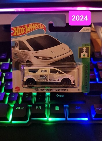 Hotwheels ford performance supervan 4