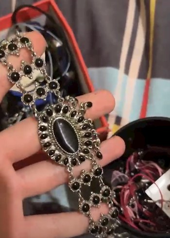 American Vintage Siyah Tasli Gumus Metal Bileklil