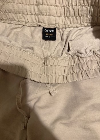 Krem Rengi Şort - Görsel 2