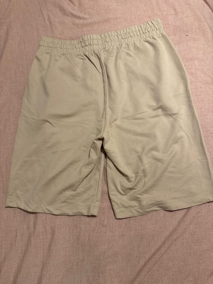 Krem Rengi Şort - Görsel 3