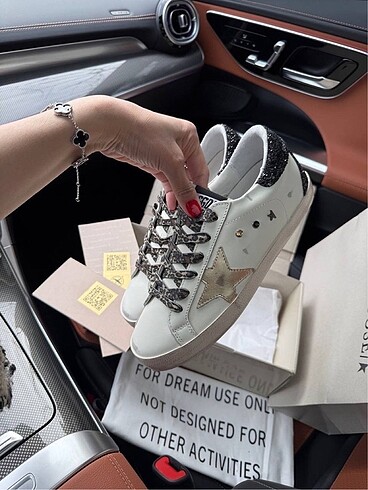 Golden Goose Deluxe golden goose