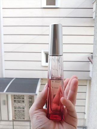 avon surrender parfüm 