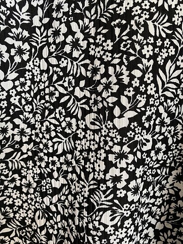 Koton Çiçek Desenli Kol Detay Tişört
