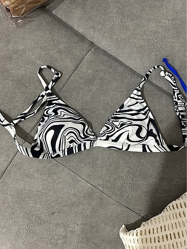 Bikini üstü