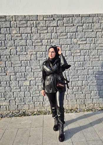 Siyah deri ceket - Görsel 3