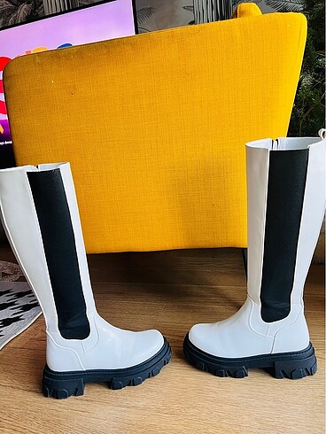 37 Beden beyaz Renk Nine West çizme