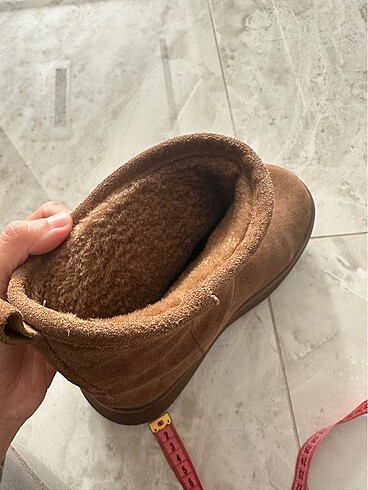 37 Beden Zara Ugg tarz bot
