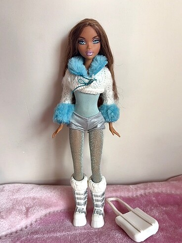 Barbie My Scene Snow Glam Madison