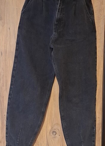 36 Beden siyah Renk STRADİVARİUS MOM JEANS