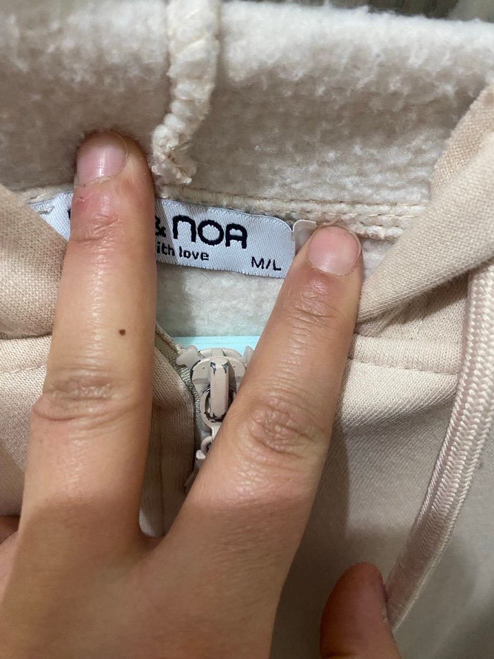 Kadın Beyaz Kapüşonlu Fermuarlı Sweatshirt - Görsel 2