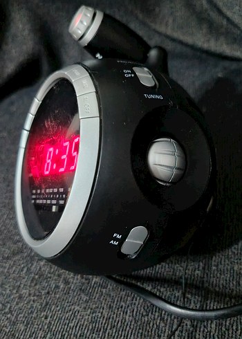 Projeksiyonlu Radyolu Dijital Masa Saati - Görsel 2