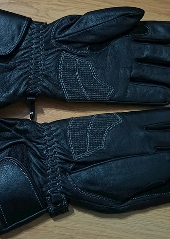 Siyah Eldiven - Görsel 2