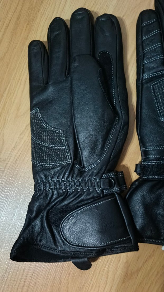 Siyah Eldiven - Görsel 3