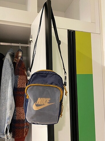 Nike çapraz kol çantası