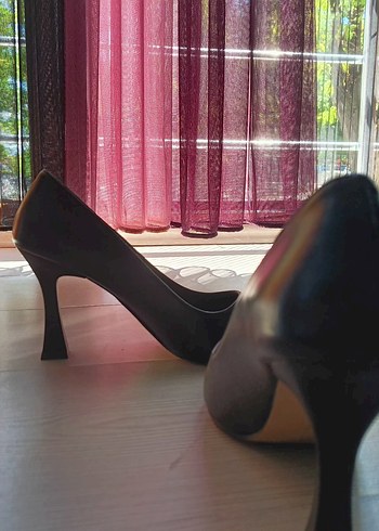 Klasik Siyah Stiletto Topuklu Ayakkabı