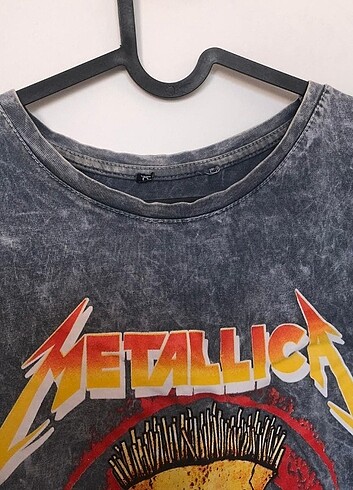m Beden Metallica tişört