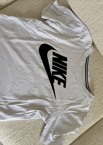 Nike Beyaz  Tişörtü, Kısa Kollu, Rahat Kesim - Görsel 2