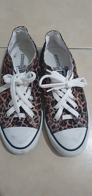 converse leopar