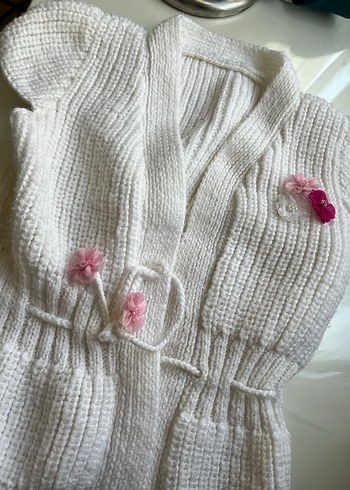 Kız Çocuk Beyaz Örgü Bohem Yelek - Görsel 3