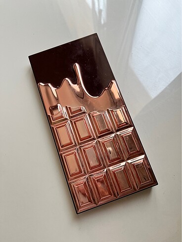Revolution gold chocolate far paleti