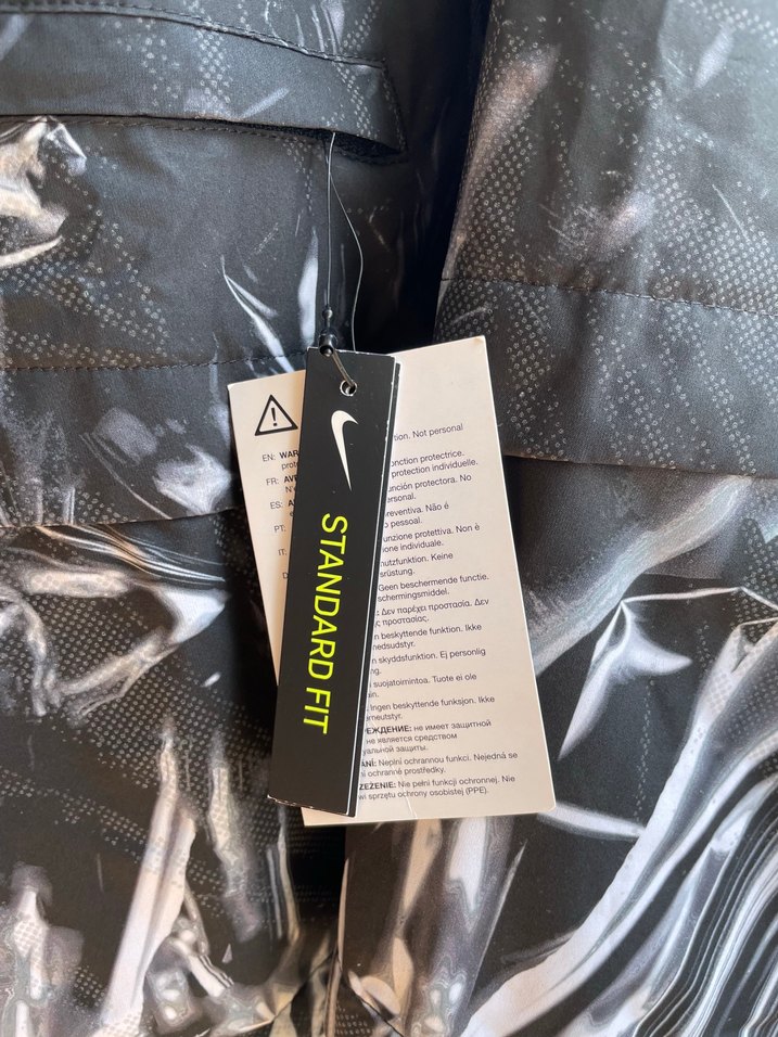 ORİJİNAL NİKE HAFİF VE HAVA ALABİLEN KUMAŞ RÜZGARLIK - Görsel 2