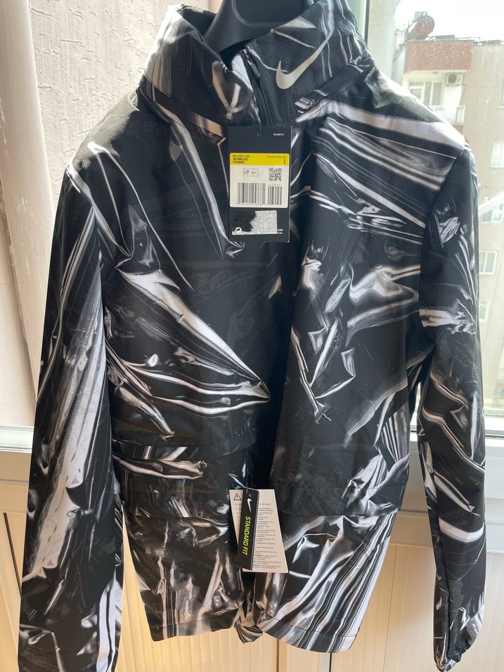 ORİJİNAL NİKE HAFİF VE HAVA ALABİLEN KUMAŞ RÜZGARLIK - Görsel 3