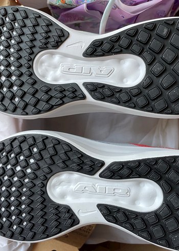 Boynerden alınma faturalı sıfır nike ayakkabı - Görsel 3