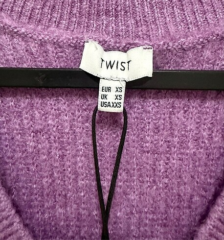 Twist Etiketli V yaka Twist süveter