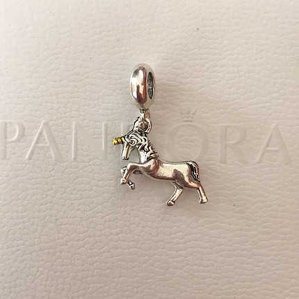 universal Beden UNICORN CHARM